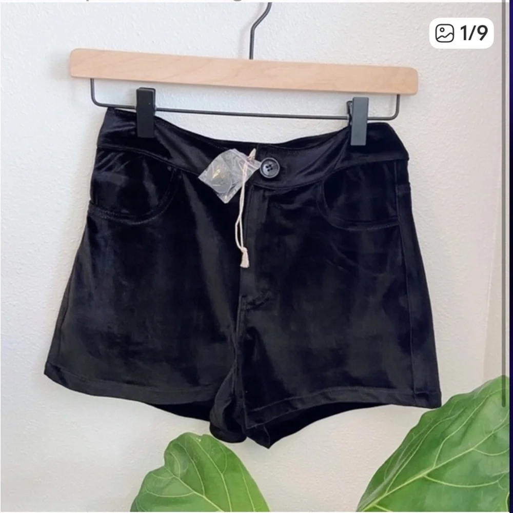 Spell velvet black cat shorts sz s - Picture 4 of 6